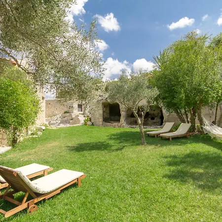 Villa Santolio Country Retreat - Relax In Masseria Siciliana Con Giardino E Vista