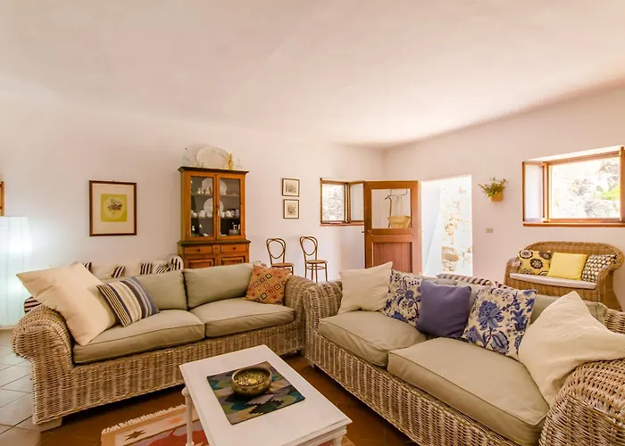 Santolio Country Retreat - Relax In Masseria Siciliana Con Giardino E Vista 팔라쫄로 아크레이데