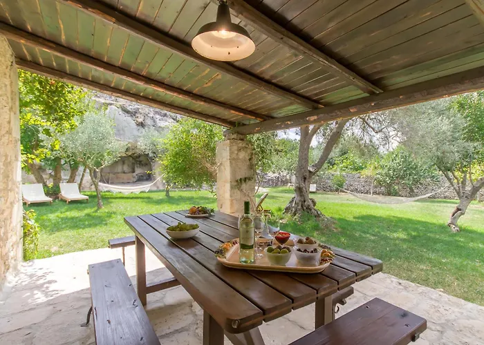 Santolio Country Retreat - Relax In Masseria Siciliana Con Giardino E Vista 팔라쫄로 아크레이데