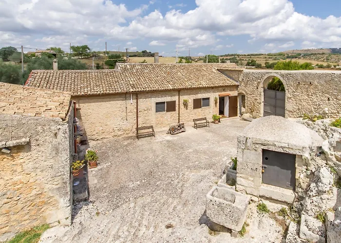 빌라 Santolio Country Retreat - Relax In Masseria Siciliana Con Giardino E Vista *